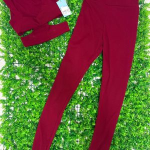 Set leggings con staffa e crop top