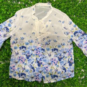 Camicia floreale "Soft Bloom" con fiocco