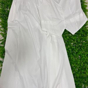 Il set gilet e gonna total white