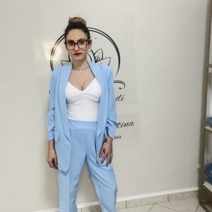 Tailleur Celeste con Dettagli Brillanti